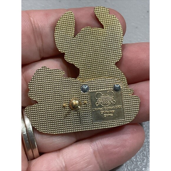 Vintage 2006 Disney Pin Limited To 2,000 Pieces - Picture 3 of 3